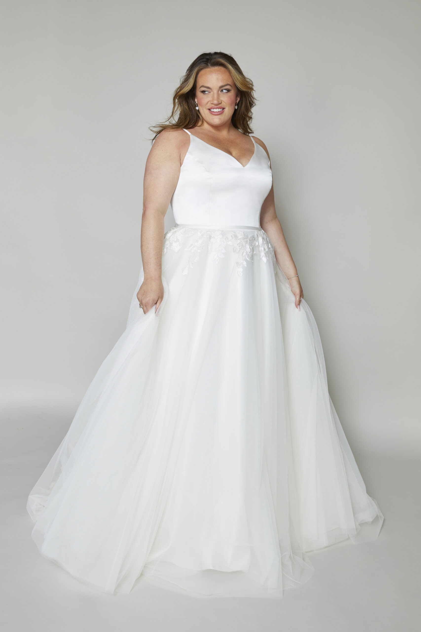 Anastasia | Curvy Chic Bridal | Plus Size Wedding dress
